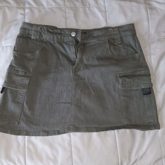 Almost Famous Skirt - Picture 2 of 6